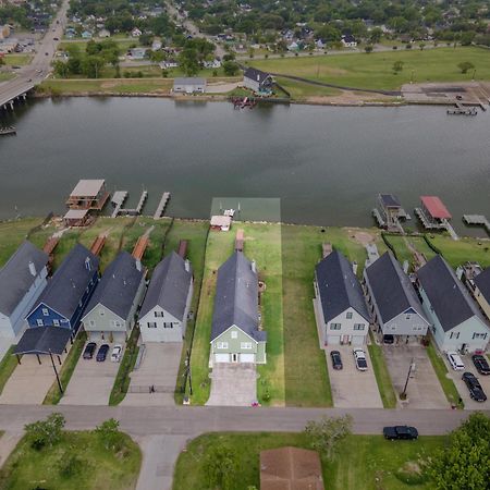 Luxury Waterfront Home Family And Pet Friendly Near Surfside Beach 11 Mins Freeport Eksteriør bilde
