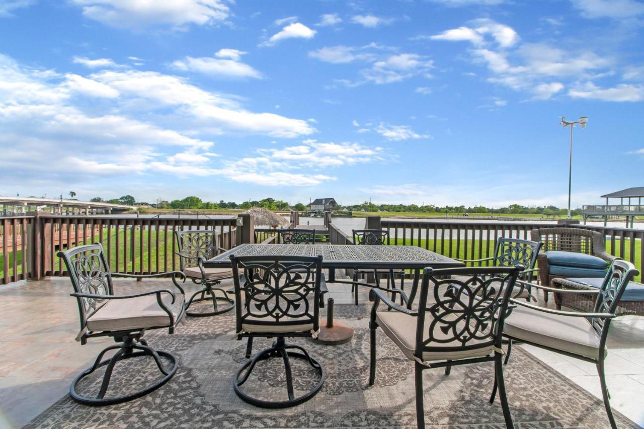 Luxury Waterfront Home Family And Pet Friendly Near Surfside Beach 11 Mins Freeport Eksteriør bilde