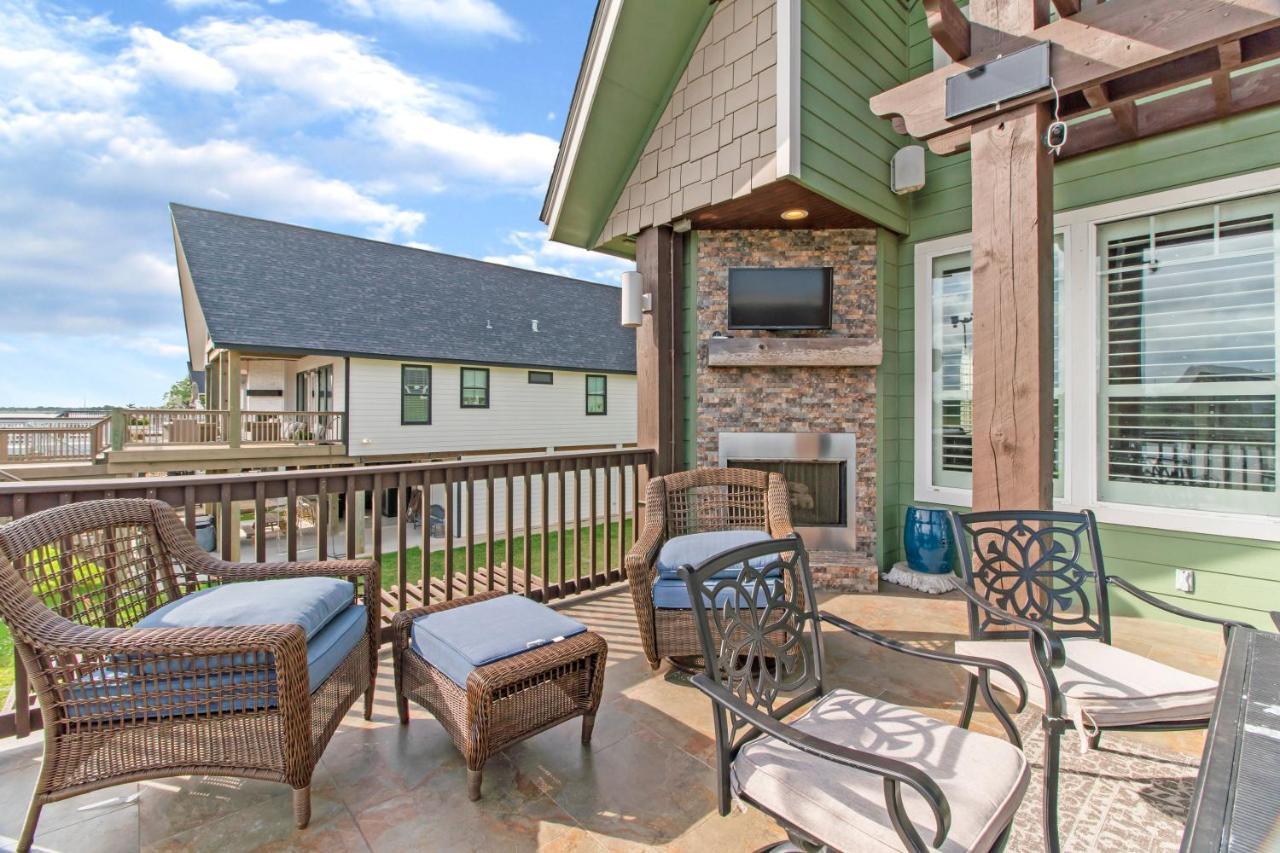 Luxury Waterfront Home Family And Pet Friendly Near Surfside Beach 11 Mins Freeport Eksteriør bilde