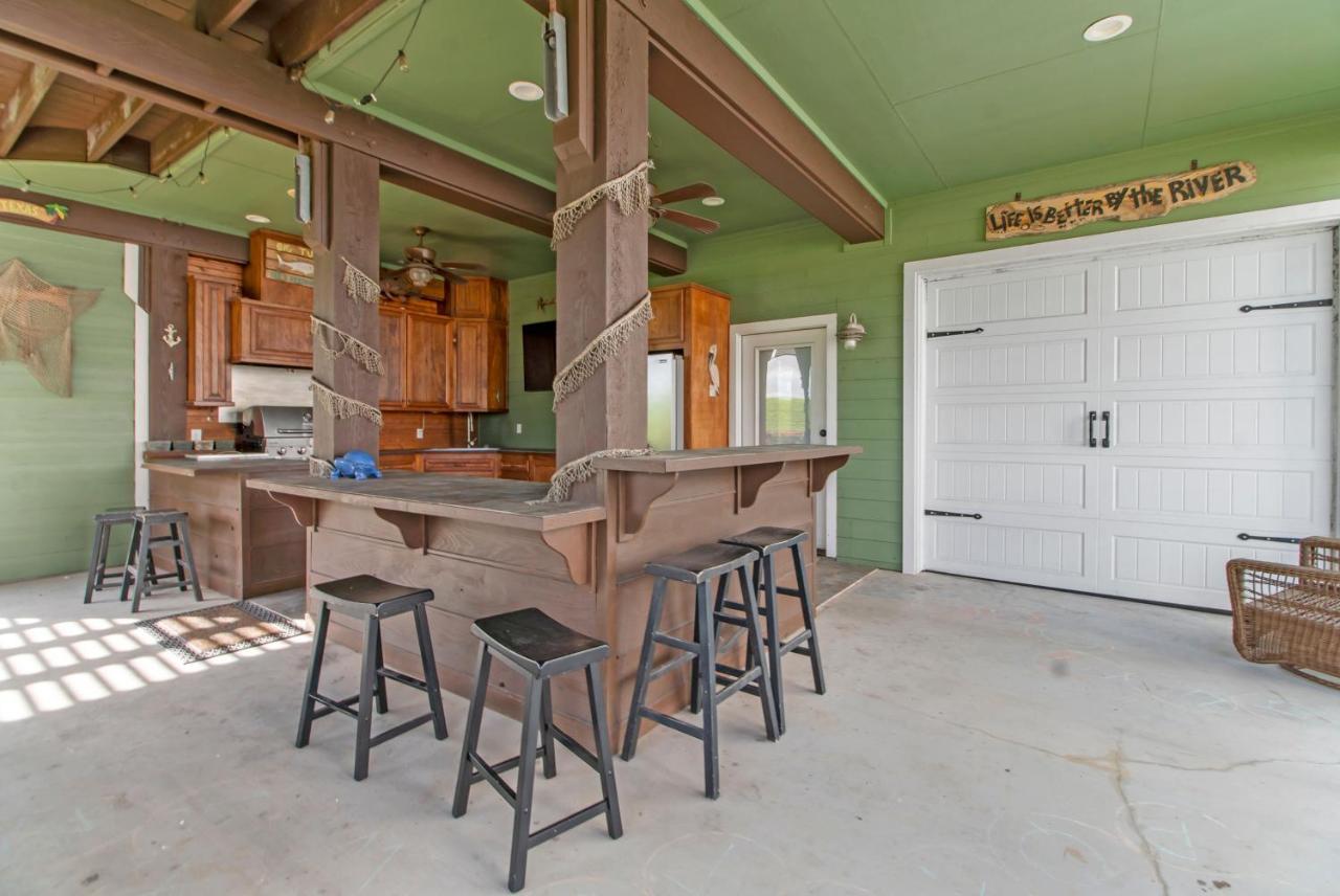 Luxury Waterfront Home Family And Pet Friendly Near Surfside Beach 11 Mins Freeport Eksteriør bilde