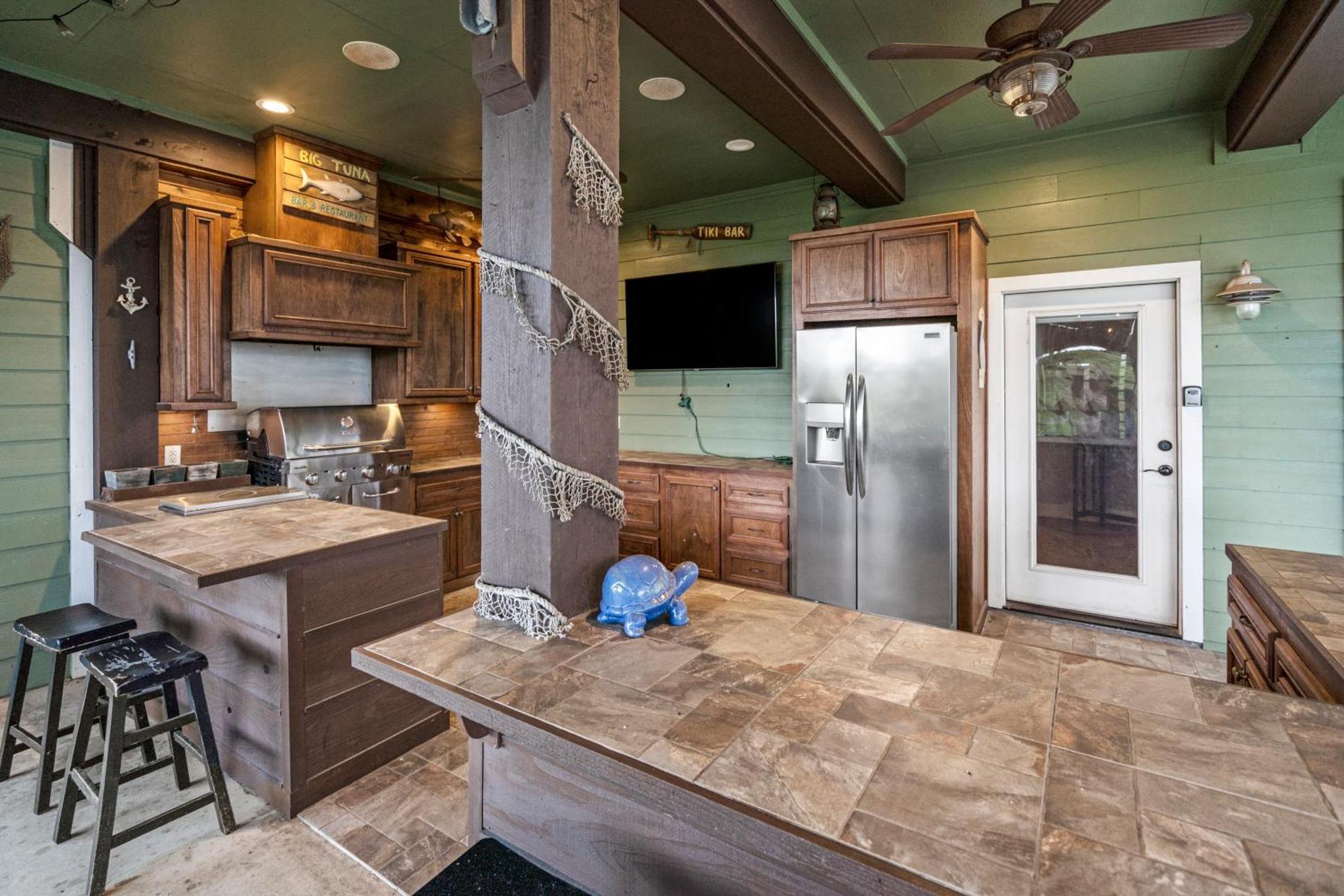 Luxury Waterfront Home Family And Pet Friendly Near Surfside Beach 11 Mins Freeport Eksteriør bilde