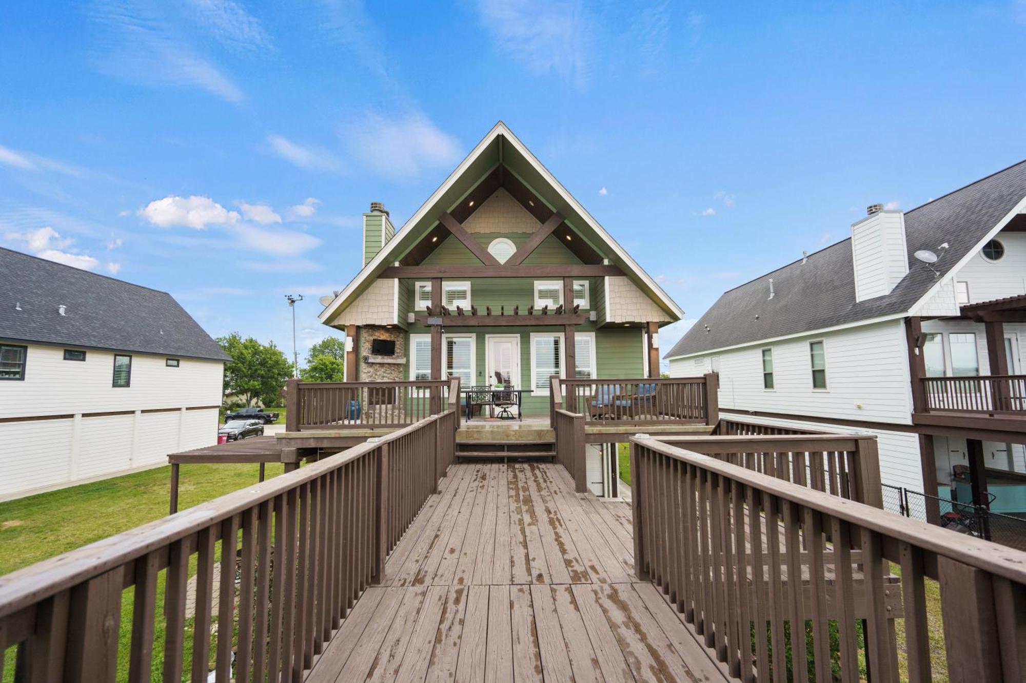 Luxury Waterfront Home Family And Pet Friendly Near Surfside Beach 11 Mins Freeport Eksteriør bilde