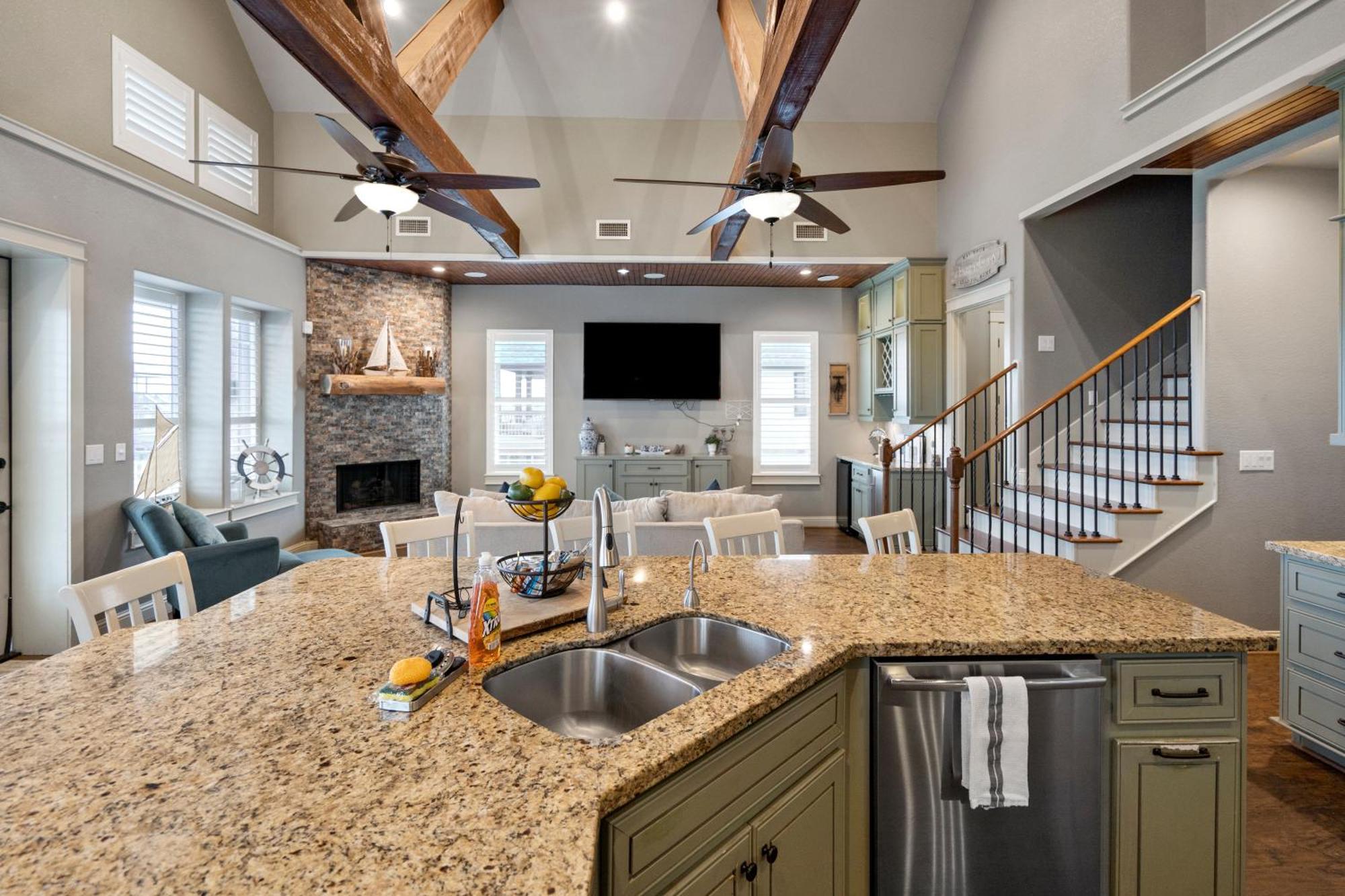Luxury Waterfront Home Family And Pet Friendly Near Surfside Beach 11 Mins Freeport Eksteriør bilde