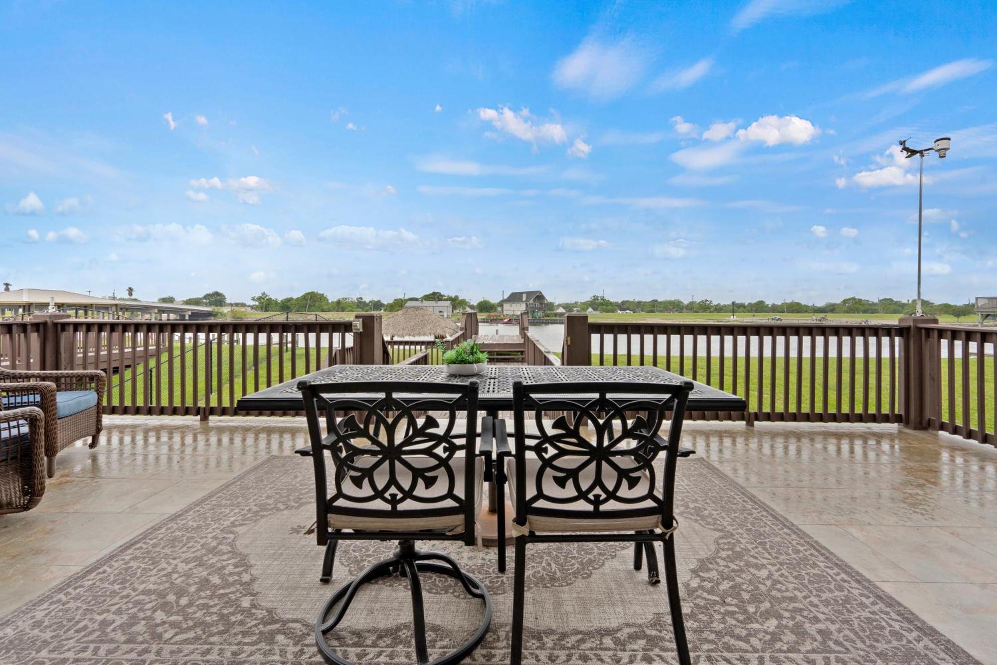 Luxury Waterfront Home Family And Pet Friendly Near Surfside Beach 11 Mins Freeport Eksteriør bilde